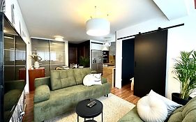 Laciarska Apartment ~ 200M Main Square ~ Self Check-In 20H